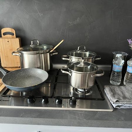 아로나 Casa Di Afi, Perfect For 4 - Kitchen - Parking - Netflix 아파트 외부 사진