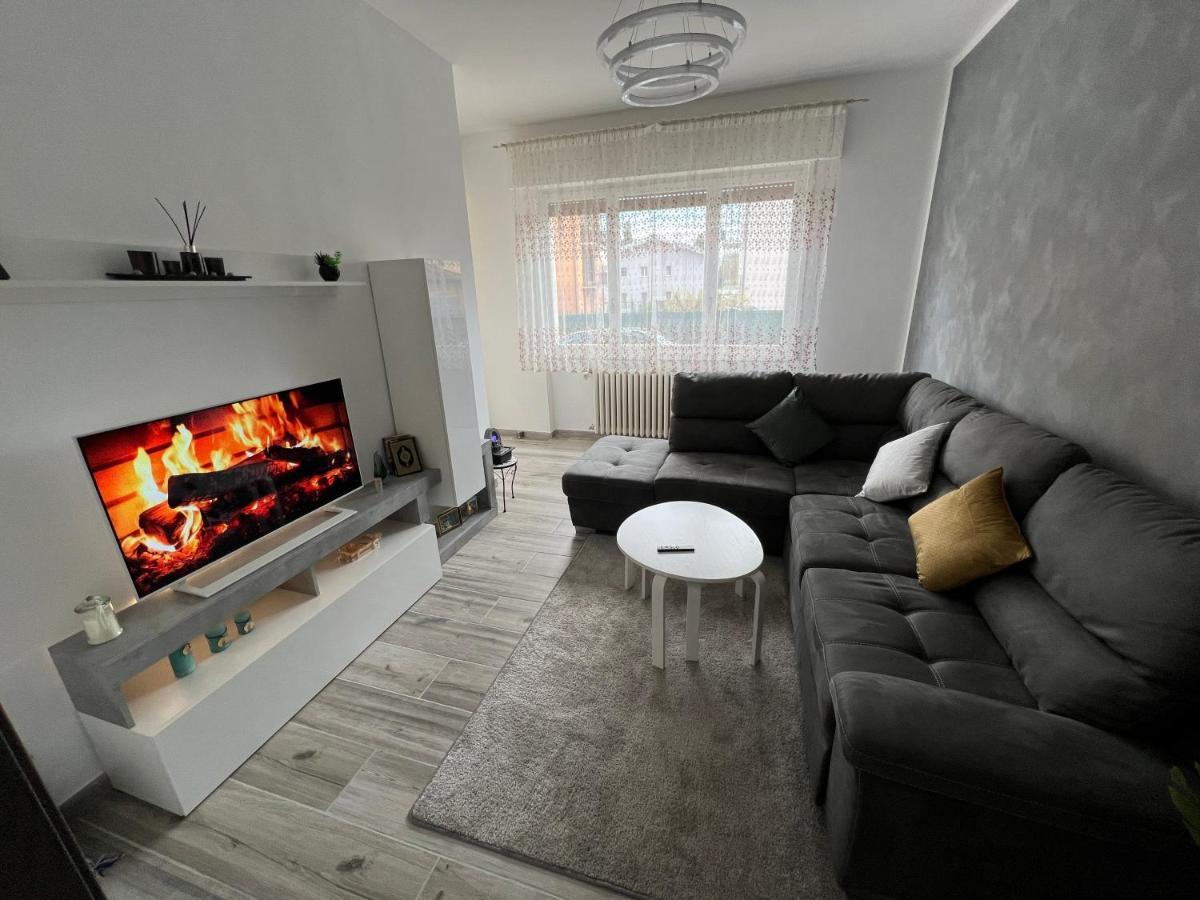 아로나 Casa Di Afi, Perfect For 4 - Kitchen - Parking - Netflix 아파트 외부 사진